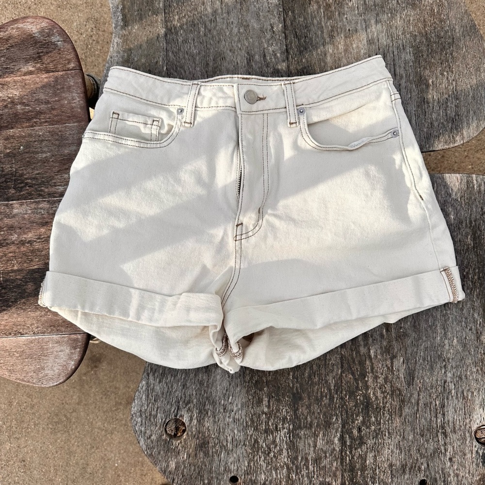 SUPER HIGH-RISE ROLLED UP CUFF SHORTS